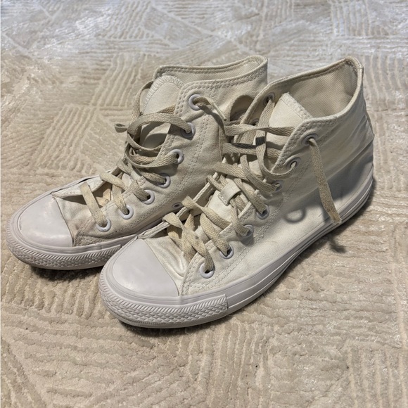 Converse - Picture 2 of 4